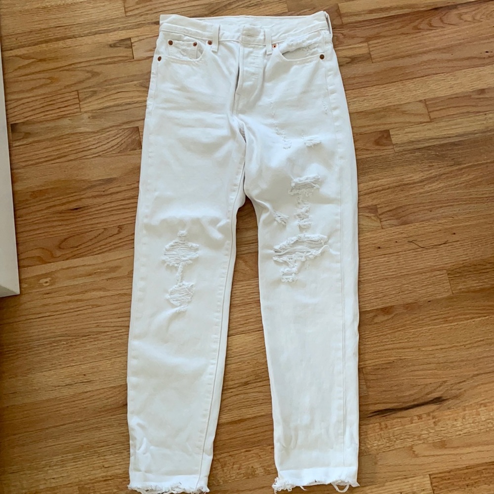 Levi’s Wedgie Fit Distressed Jeans